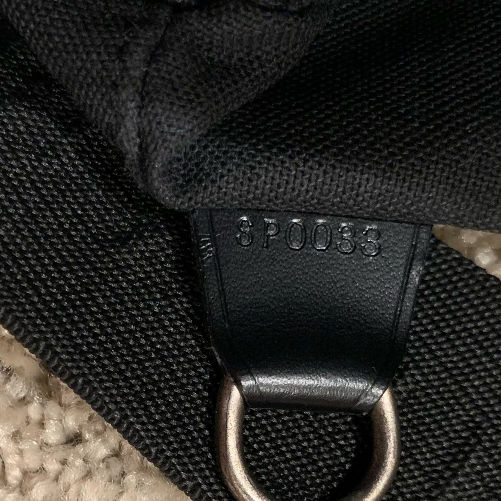 Louis Vuitton Taiga Viktor Messenger bag - Picture 10 of 12